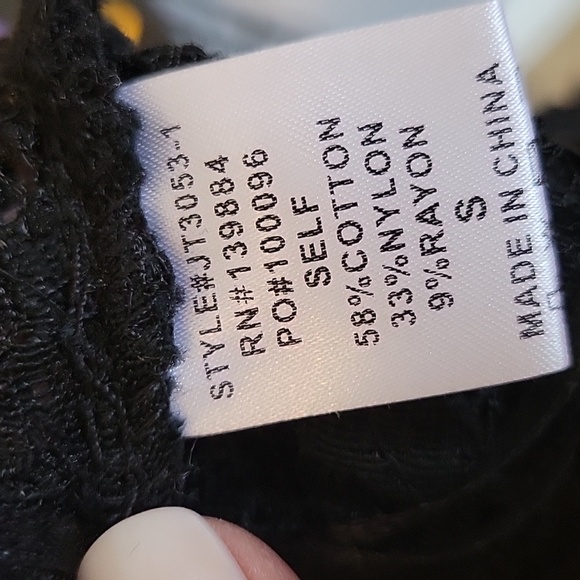 Chelsea and Sweetest Kiss lace crop top - Picture 6 of 7